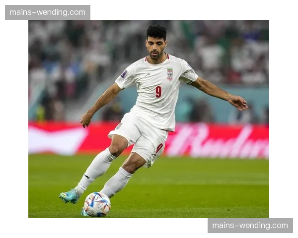 伊朗身体对抗优势明显 波斯铁骑防守反击战术成型