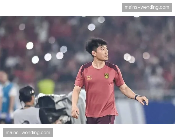 西海岸郑智首秀执教生涯 巴拉克贾伟伟补充中场轮换深度 西海岸郑智首秀执教生涯 巴拉克贾伟伟补充中场轮换深度